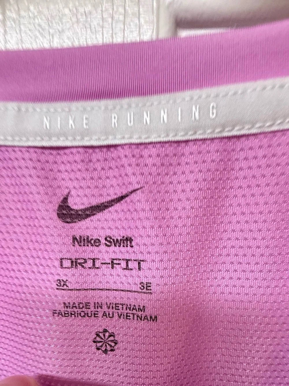 Women’s Nike Swift Dri-FIT Running Top Light Magenta/Pink Reflective | Size: 3X